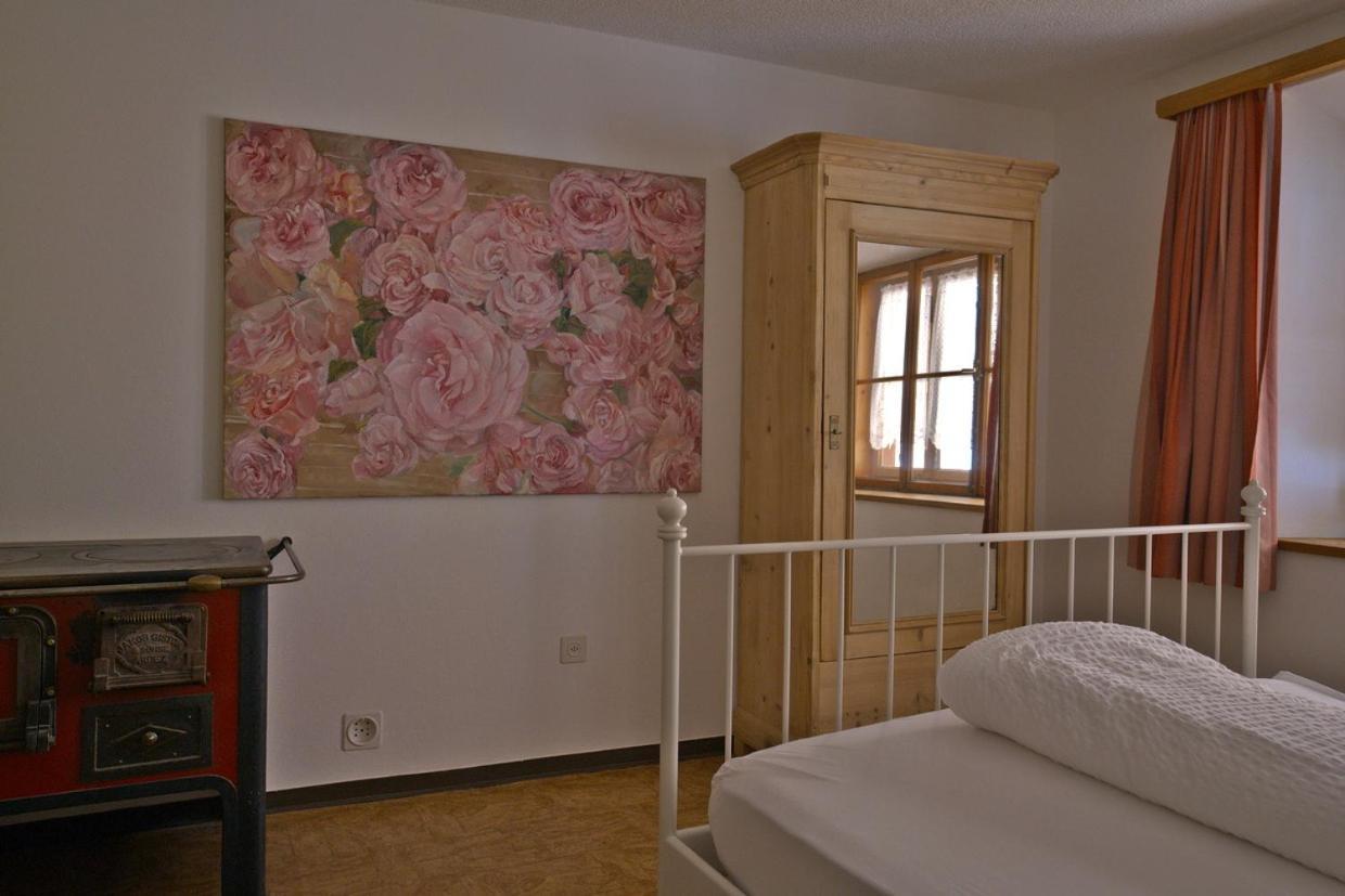 Chasa Sassalba Bed & Breakfast Lu Екстериор снимка
